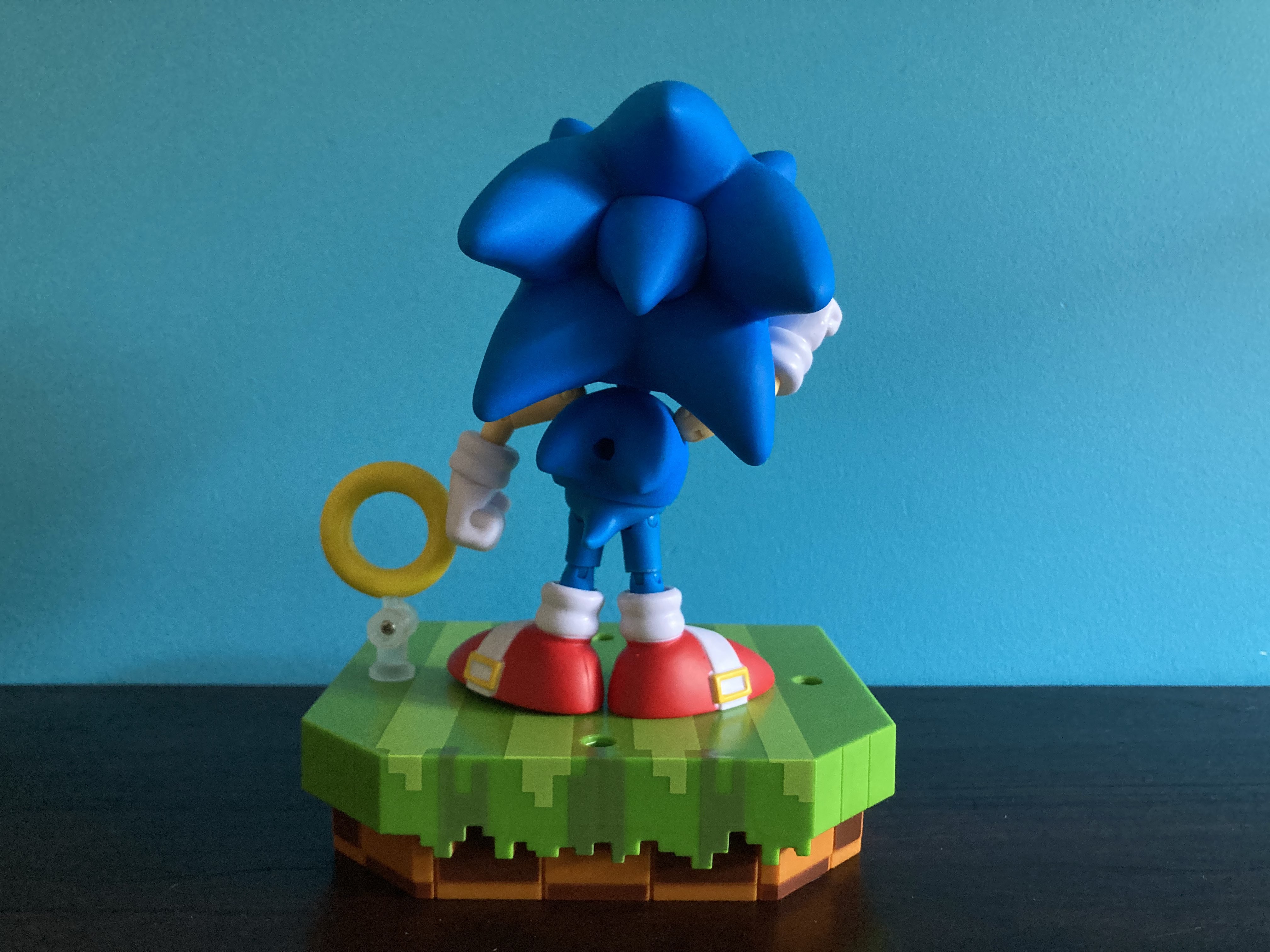 Classic Sonic figure